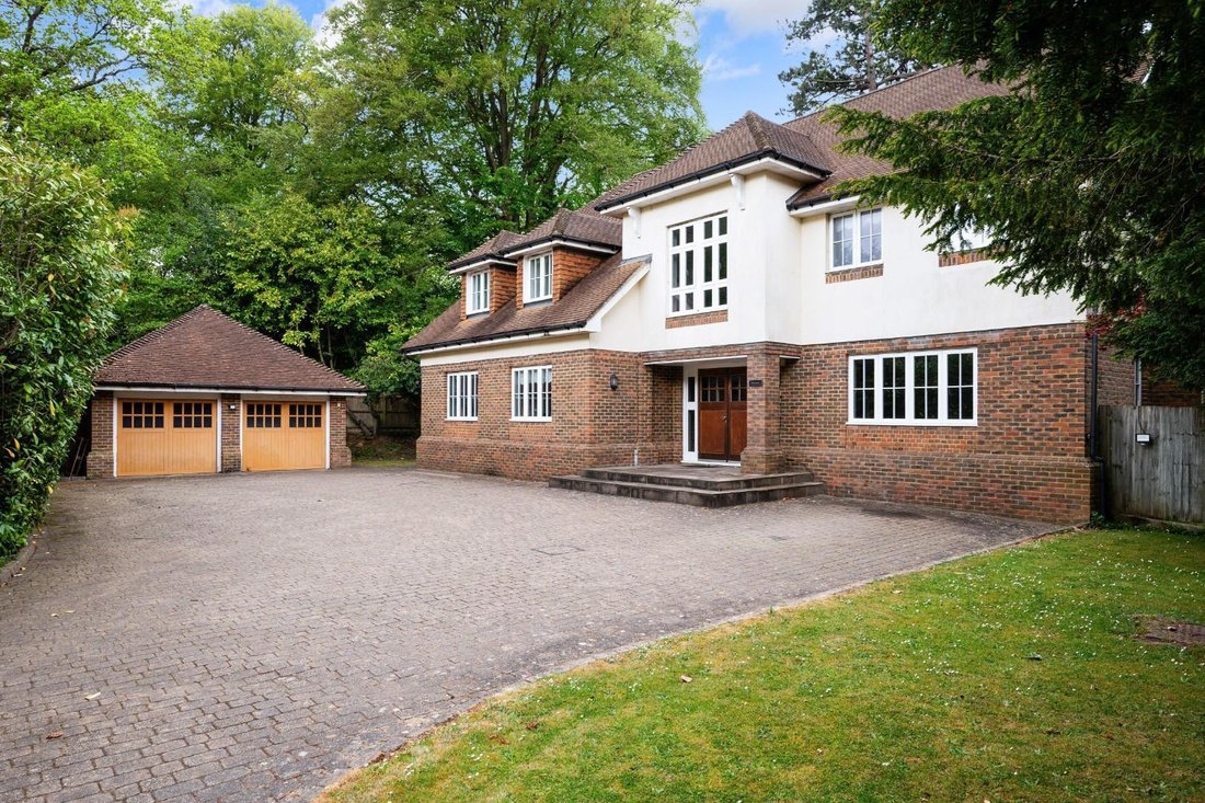 House in Kingswood, Reigate and Banstead, England 1 - 17919784