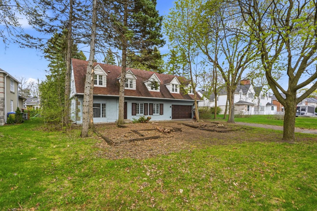 House in Mount Royal, Quebec, Canada 1 - 17922721