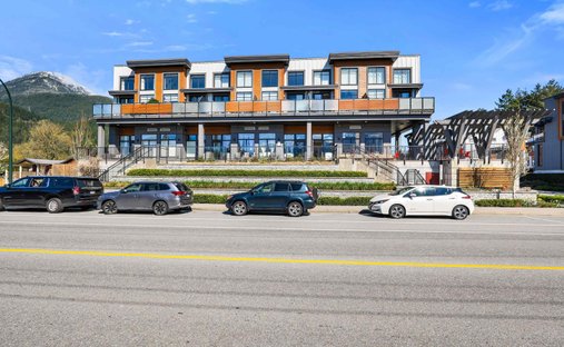 Condo in Squamish, British Columbia, Canada 1