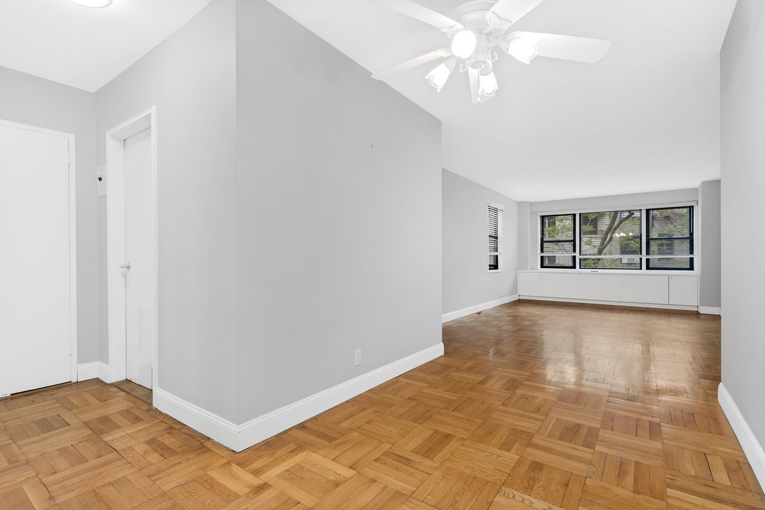 Co Op in New York, New York, United States 2 - 17917949