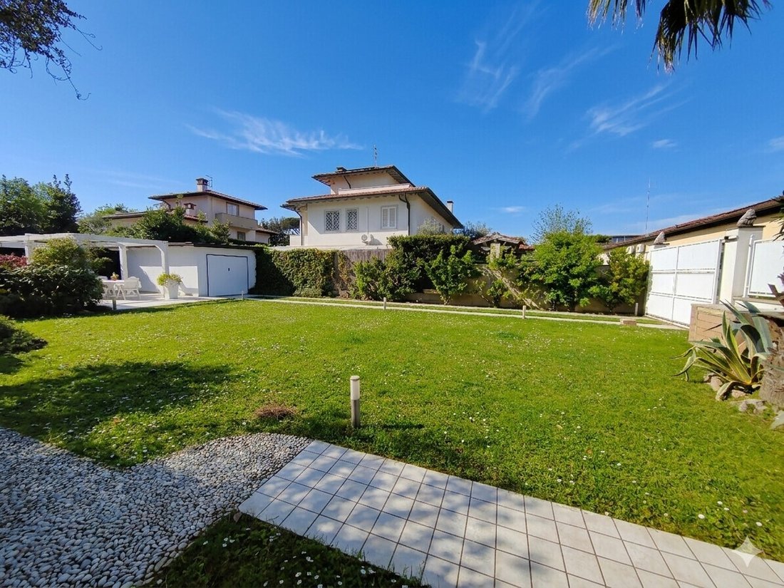 Villa in Center, Forte dei Marmi, Tuscany 2 - 15204361