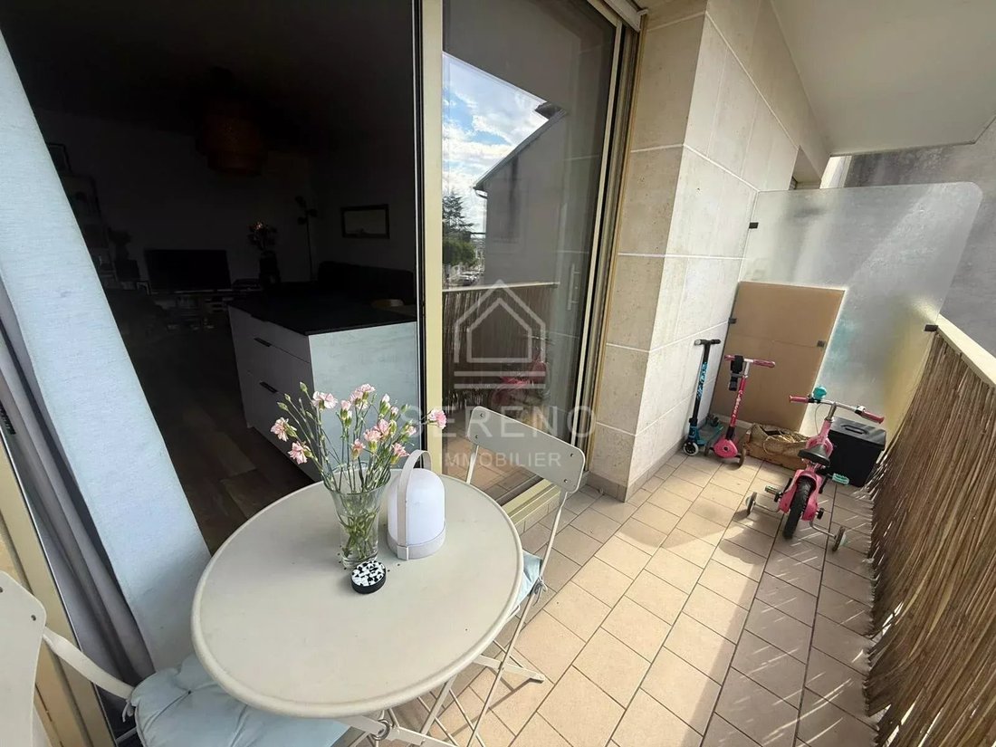 Apartment in Fontenay-sous-Bois, Ile-de-France, France 2 - 17923614