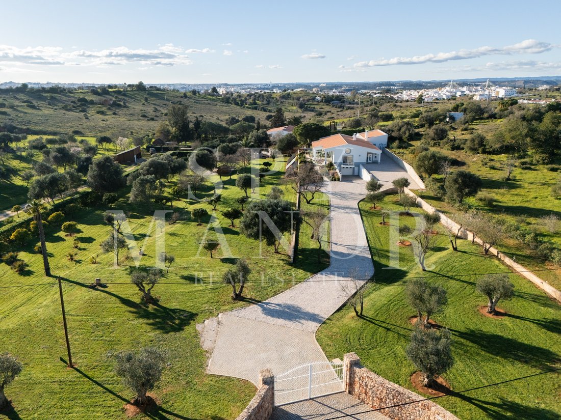 Villa in Estombar e Parchal, Algarve, Portugal 1 - 17918798