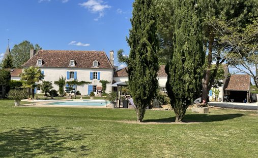 House in Saint Pierre, Chauvigny, France 1