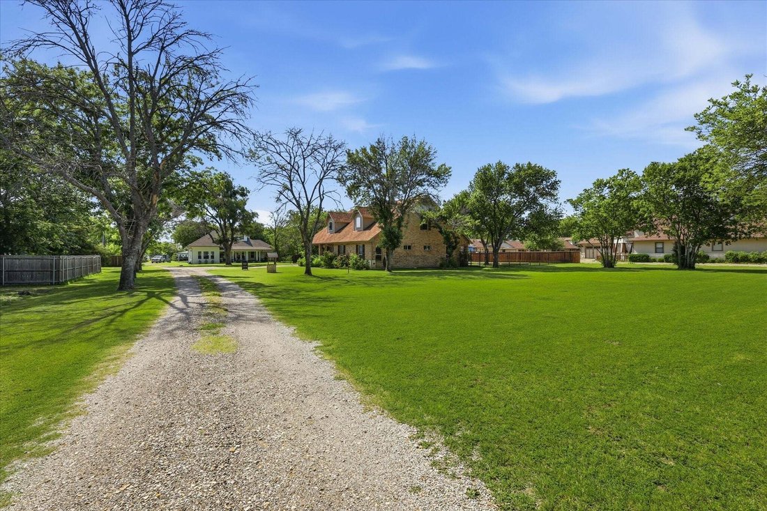 House in Roanoke, Texas, United States 4 - 17919433