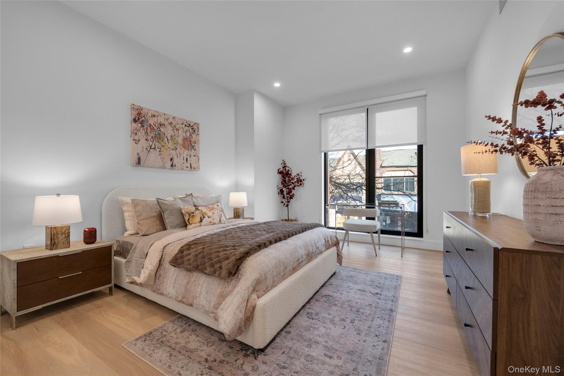 Great Neck, New York, United States 3 - 17918037