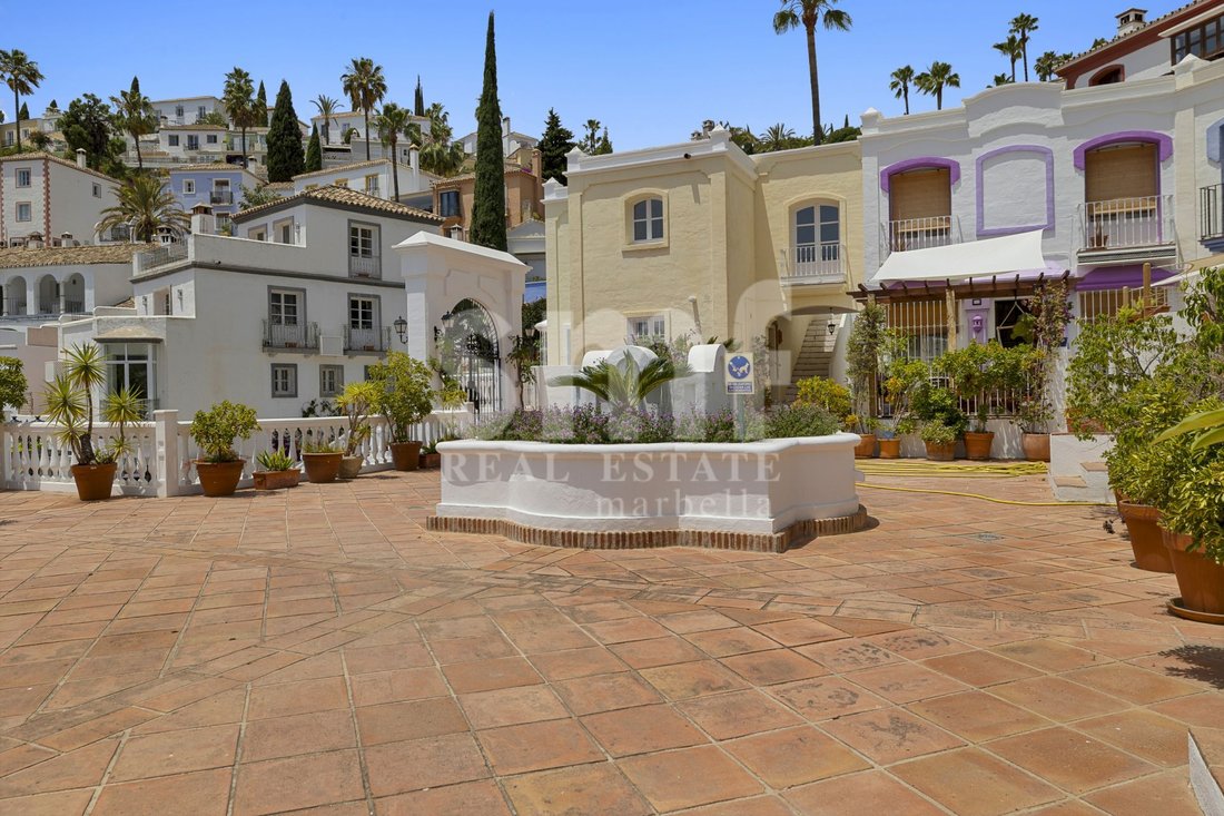 Townhouse in Benahavis, Andalusia, Spain 4 - 17919873