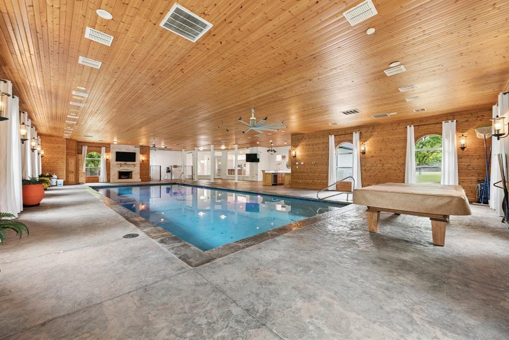 House in Granbury, Texas, United States 4 - 17917574