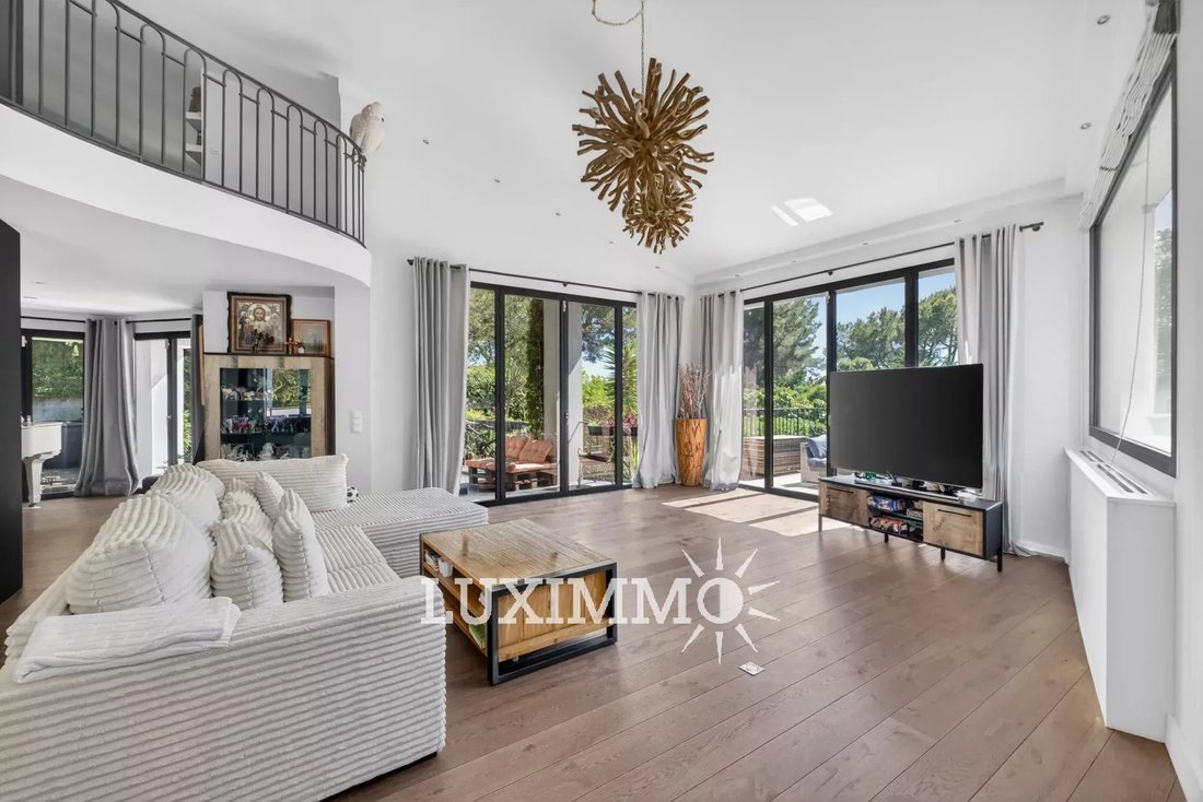 Villa in Mougins, Provence-Alpes-Côte d'Azur, France 4 - 16768042