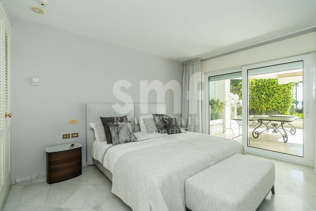 Apartment in Puerto Banus, Marbella, Spain 5 - 17921281