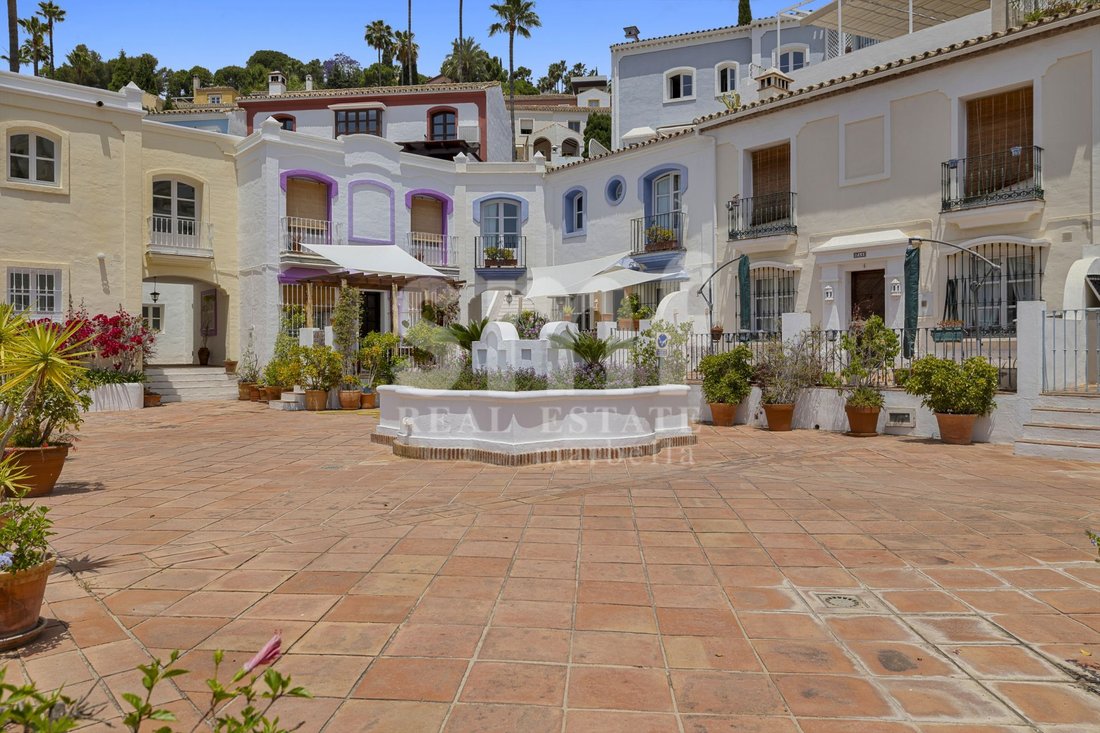 Townhouse in Benahavis, Andalusia, Spain 3 - 17919873