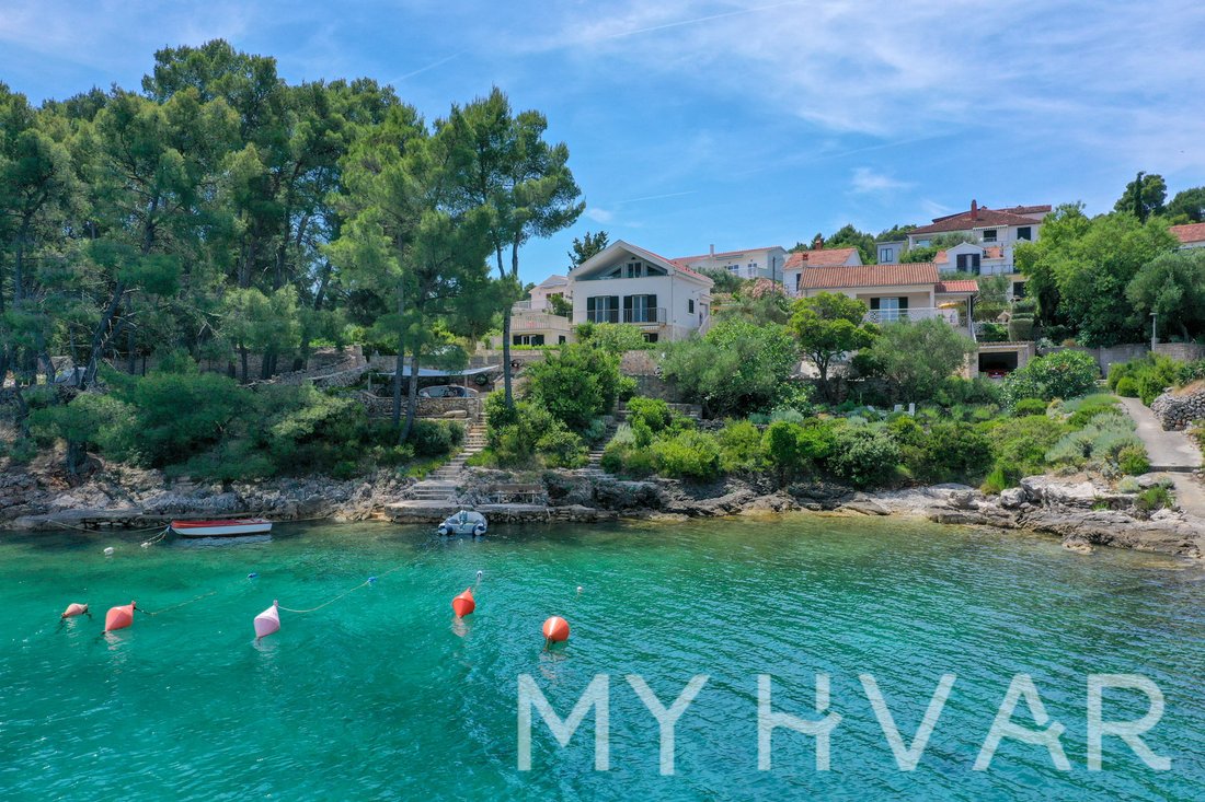 House in Jelsa, Split-Dalmatia County, Croatia 1 - 17919336