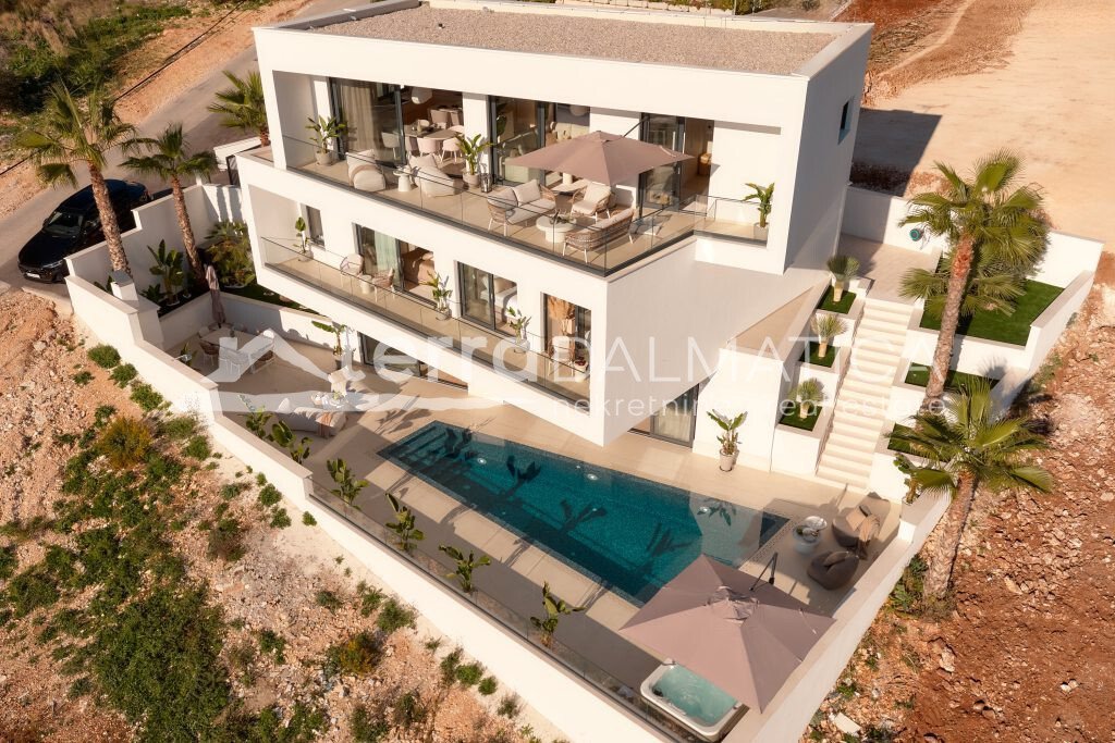 Villa in Zedno, Split-Dalmatia County, Croatia 1 - 17925160