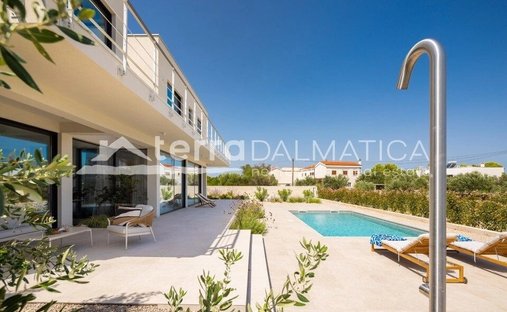 Villa in Grohote, Split-Dalmatia County, Croatia 1