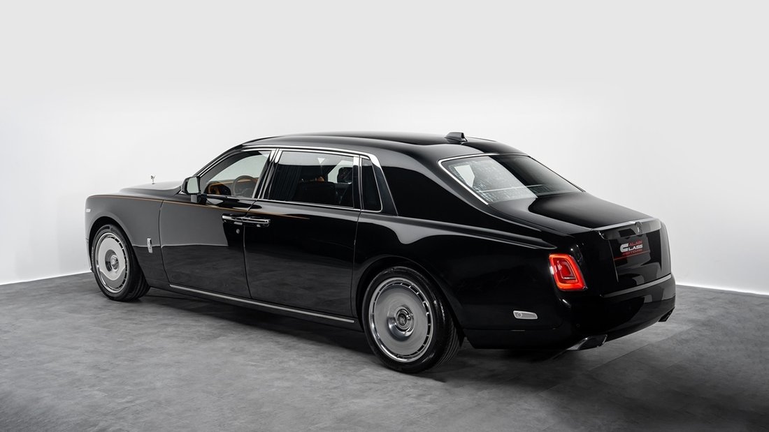 Sedan in Dubai, United Arab Emirates 2 - 17926407