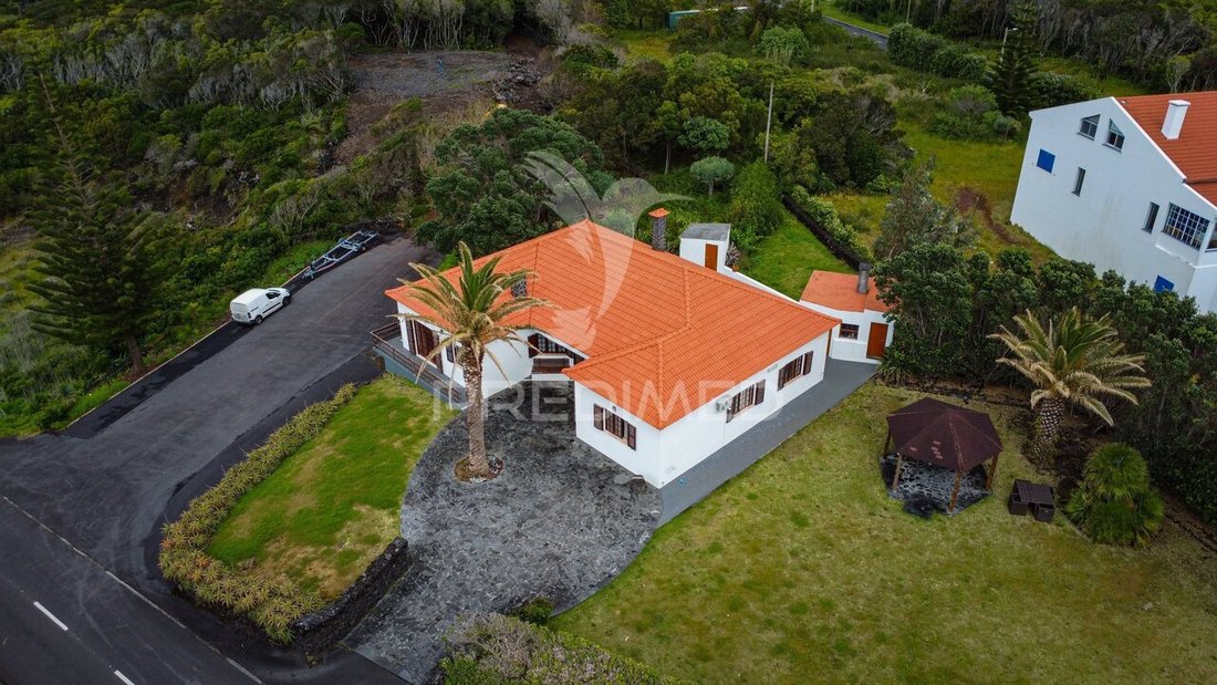 House in Urzelina, Azores, Portugal 4 - 17926633