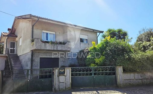 House in Negreiros e Chavao, Braga, Portugal 1