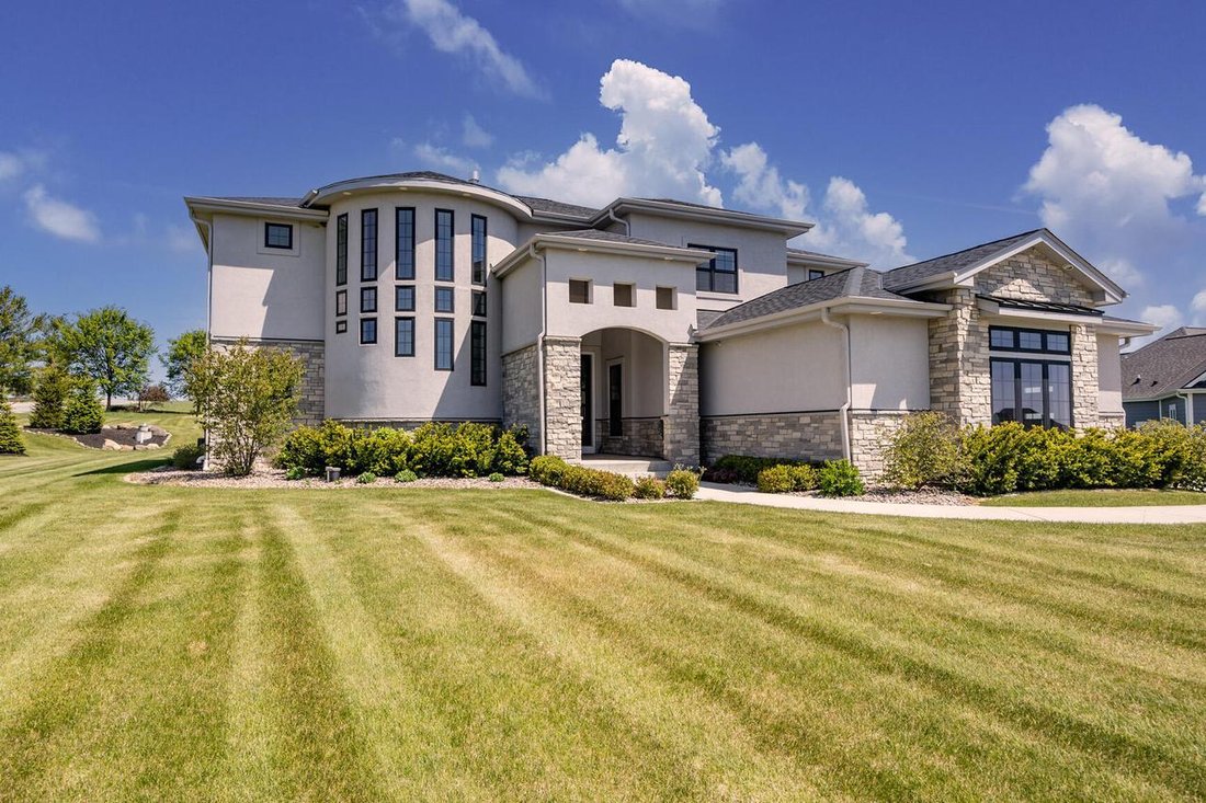 House in New Berlin, Wisconsin, United States 1 - 17925077