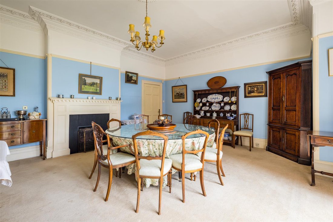 House in Guildford, England 4 - 17925274