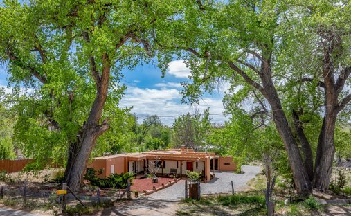 House in La Puebla, New Mexico, United States 1
