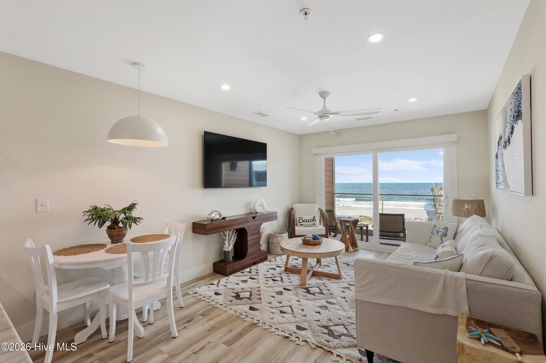 Condo in Carolina Beach, North Carolina, United States 5 - 17666090