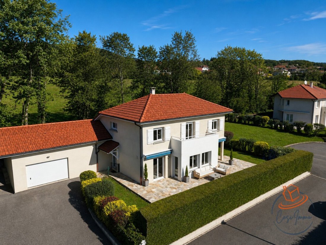 Villa in Cessy, Auvergne-Rhône-Alpes, France 1 - 16702323
