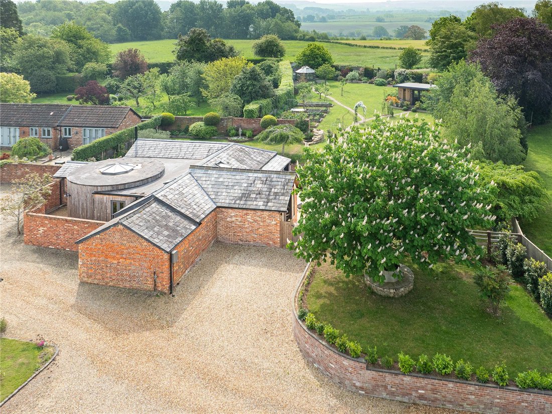 House in Compton Bassett, England 2 - 17363366