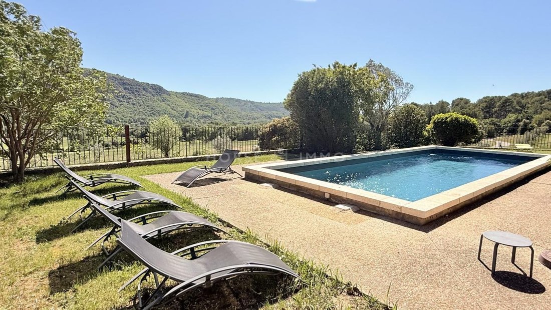 House in Greoux-les-Bains, Provence-Alpes-Côte d'Azur, France 3 - 17925073