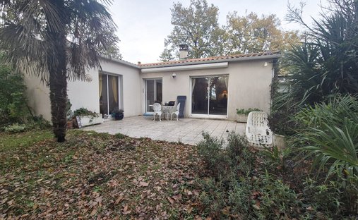 House in Le Fief-La Garenne, Royan, France 1