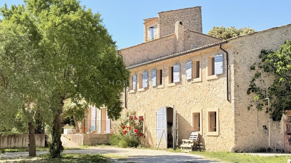House in Greoux-les-Bains, Provence-Alpes-Côte d'Azur, France 1 - 17925073
