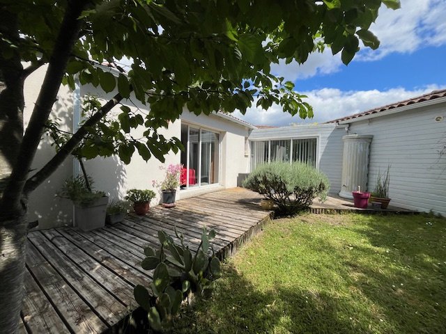 House in Le Fief-La Garenne, Royan, France 2 - 17502394