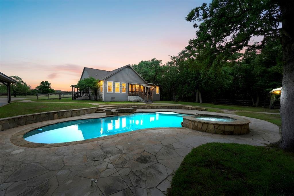 House in Granbury, Texas, United States 4 - 17926176