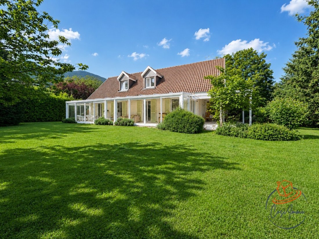 Maison à Échenevex, Auvergne-Rhône-Alpes, France 1 - 17813093