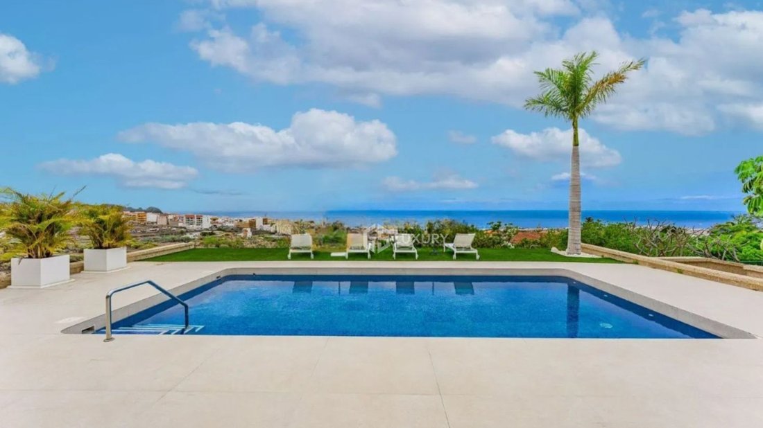 House in Adeje, Canary Islands, Spain 1 - 17925762