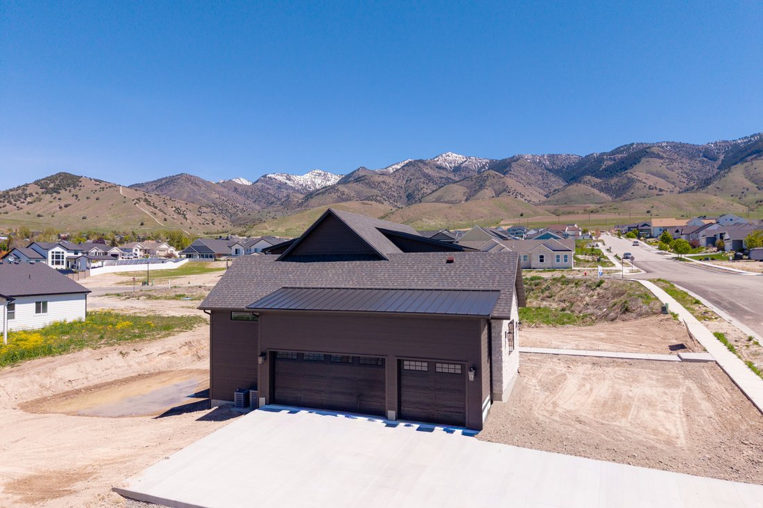 House in Hyde Park, Utah, United States 3 - 17925379