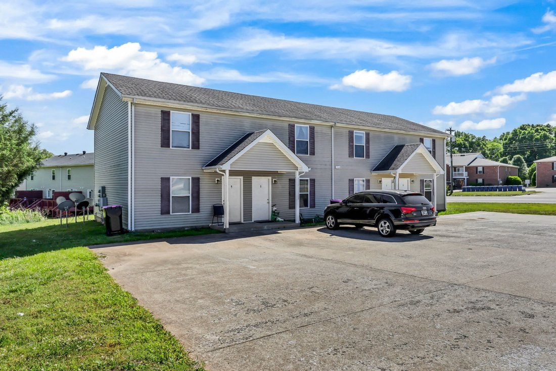 Clarksville, Tennessee, United States 1 - 17925776