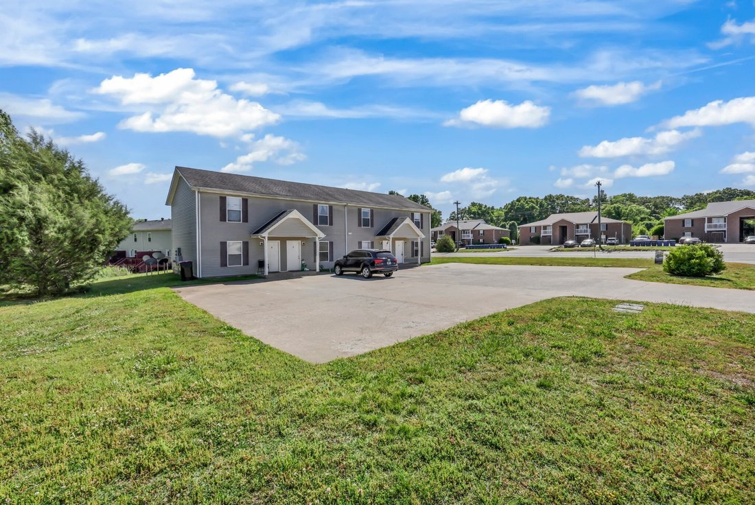 Clarksville, Tennessee, United States 2 - 17925776