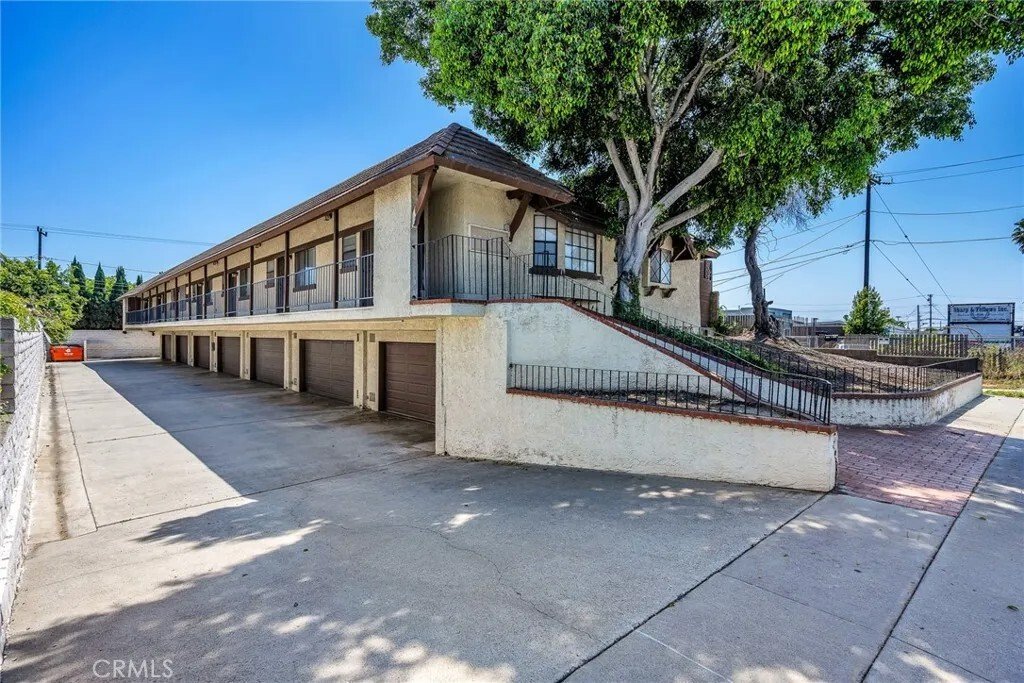 Gardena, California, United States 2 - 17926189