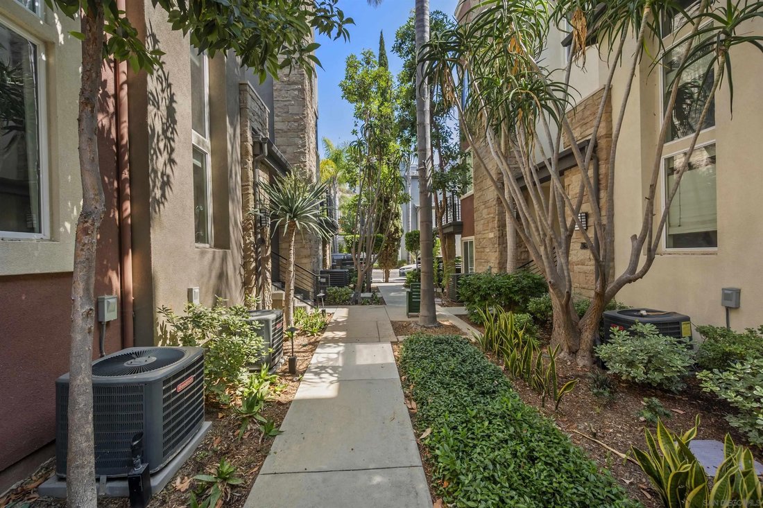 Condo in San Diego, California, United States 3 - 17926202
