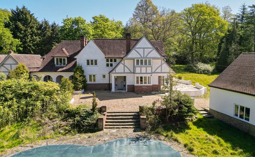Maison à Oxshott, Elmbridge, Angleterre 1