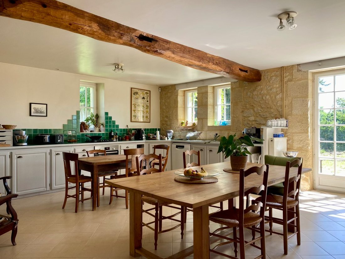 Villa in Branne, Nouvelle-Aquitaine, France 5 - 17926470