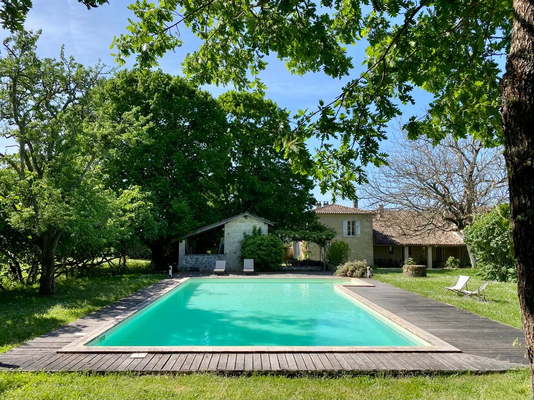 Villa in Branne, Nouvelle-Aquitaine, France 2 - 17926470