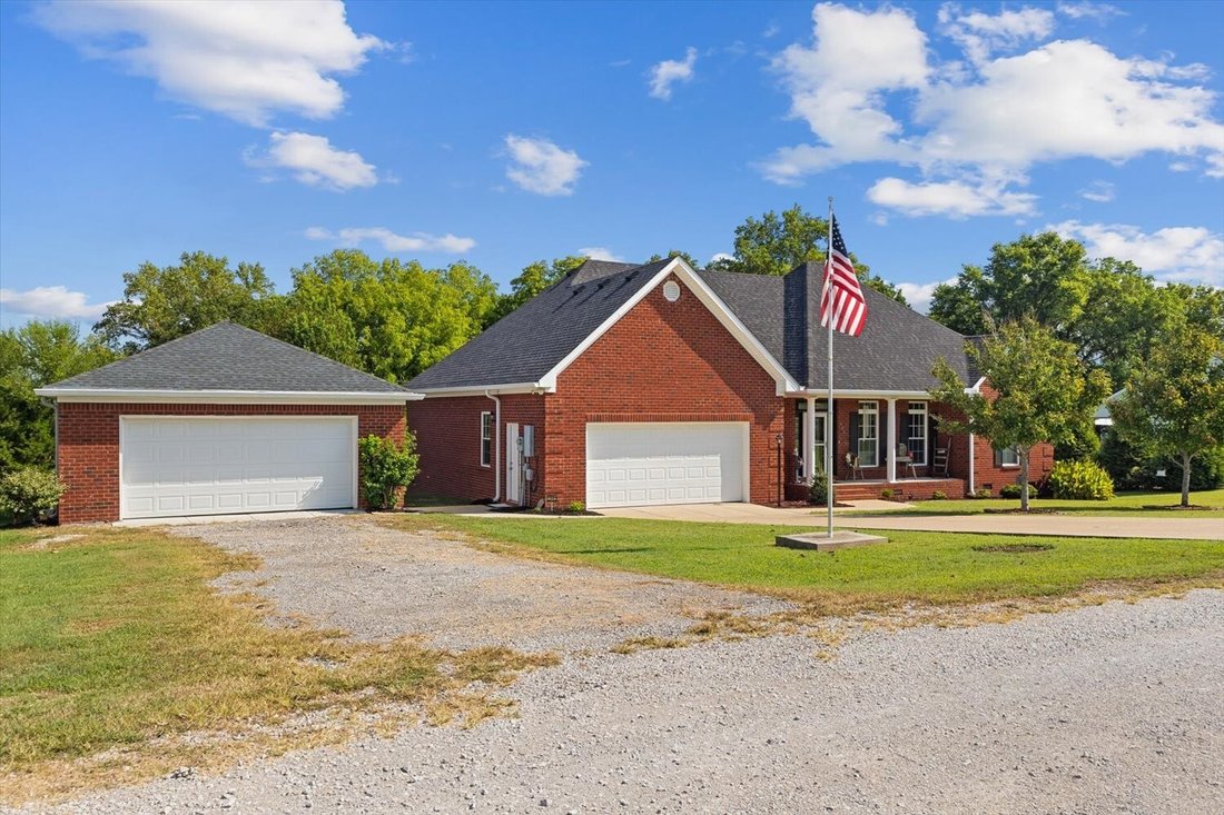 House in Columbia, Tennessee, United States 2 - 17925761
