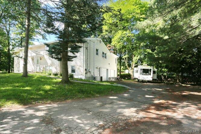 House in Spring Valley, New York, United States 5 - 16980603