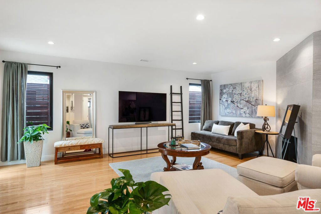 House in Los Angeles, California, United States 4 - 17909333
