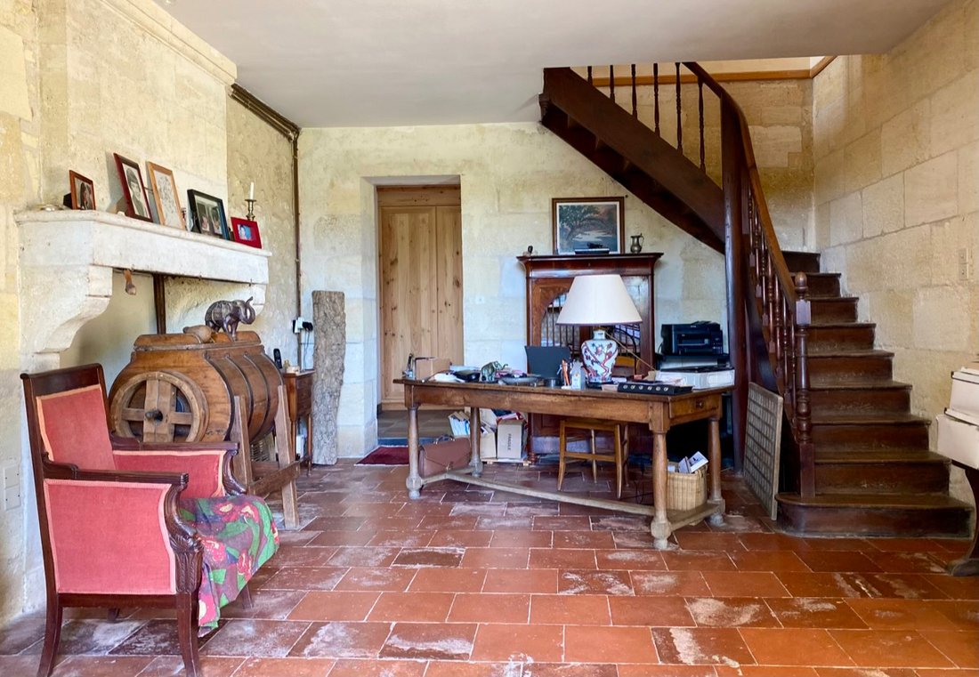 Villa in Branne, Nouvelle-Aquitaine, France 4 - 17926470