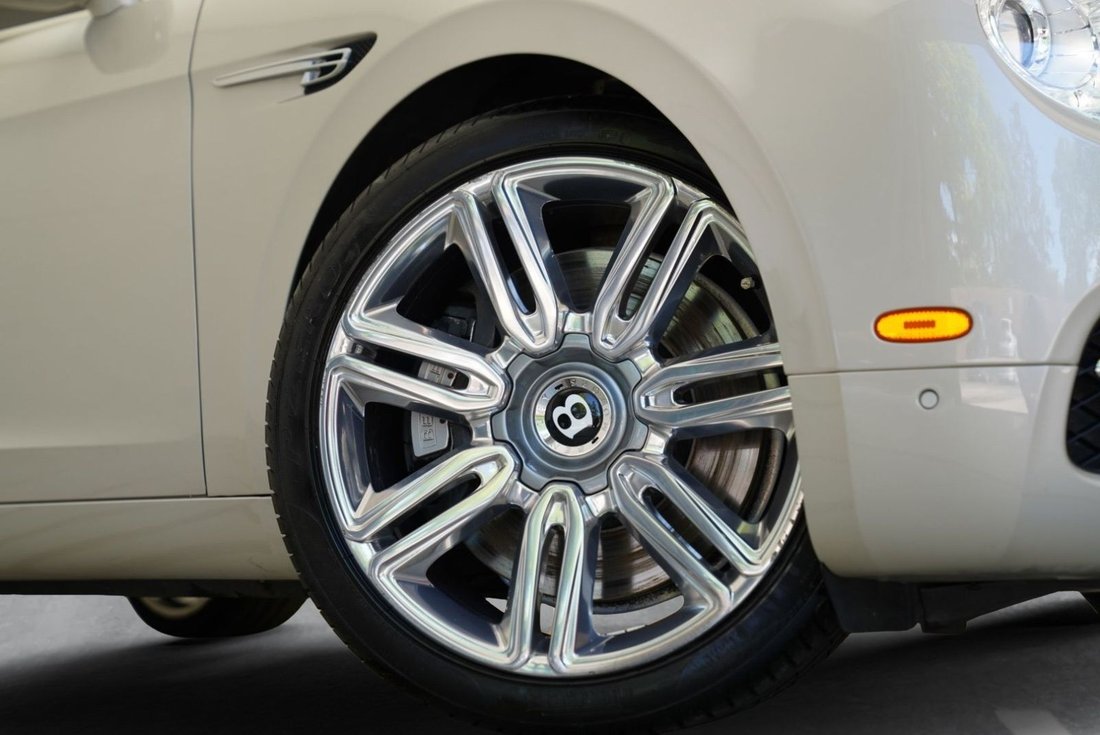 Sedan in North Olmsted, OH, United States 3 - 17914498