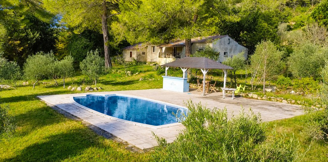 House in Signes, Provence-Alpes-Côte d'Azur, France 1 - 17926446