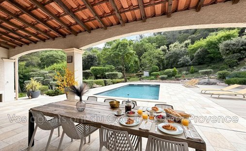 Villa in Hameau, Simiane-Collongue, France 1