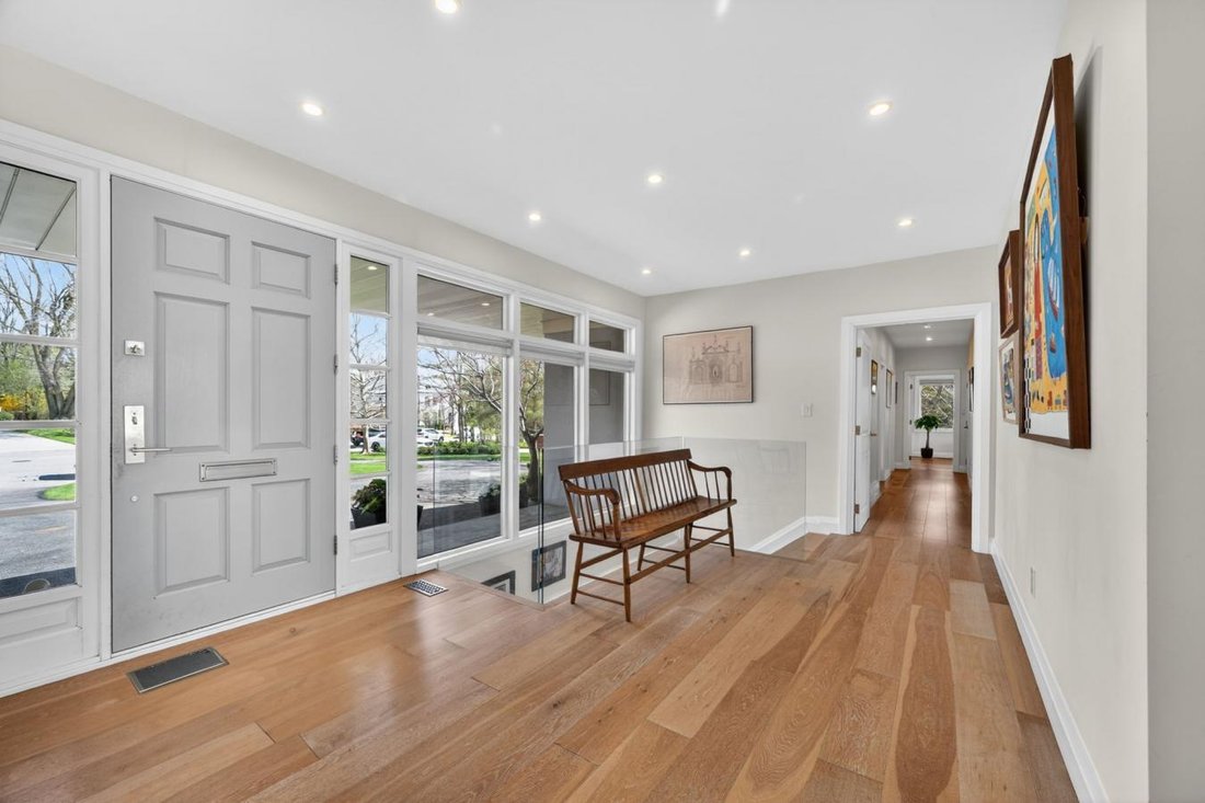 House in Toronto, Ontario, Canada 3 - 17926685